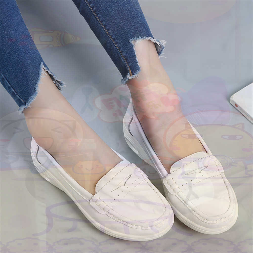 Women Accessories Shop Name Ideas - Morbide scarpe slip-on da donna di