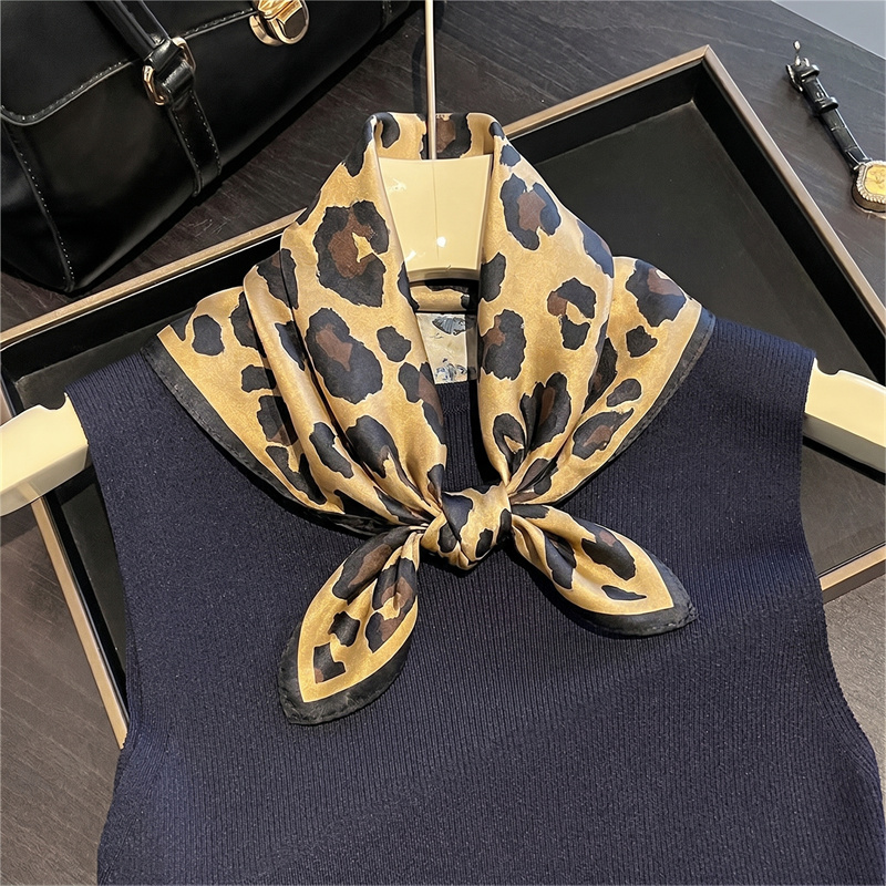 Foulard Quadrato 100% Seta con - Silk Scarf Square recensione e prezzo